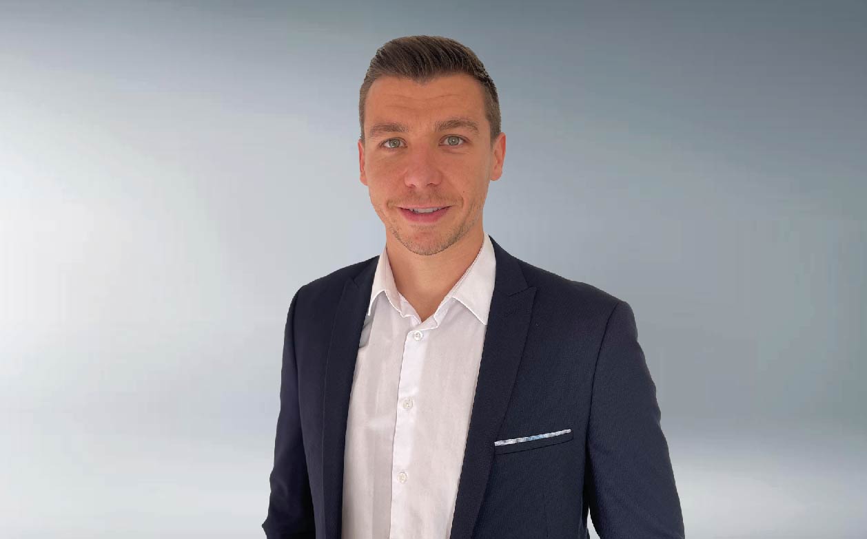 Website 604X376 B Adrian NEW (1)