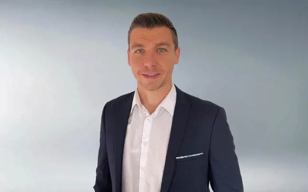 Website 604X376 B Adrian NEW (1)